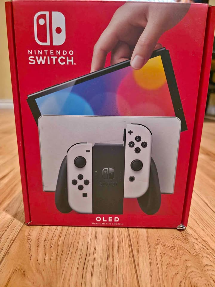 Nintendo Switch OLED (CIB) + 400 GB SanDisk MicroSD
