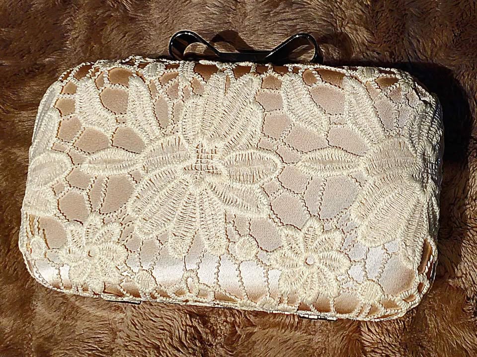 Elegant White Crochet Clutch from PRECIS! - photo 2