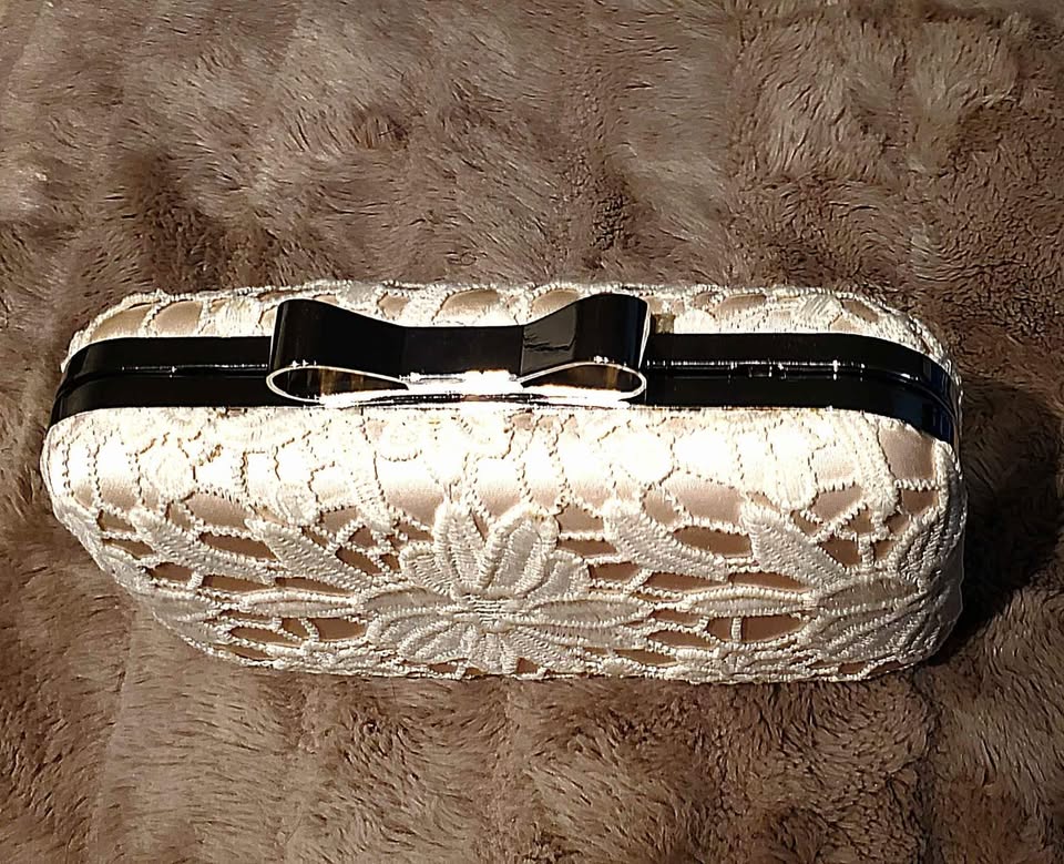 Elegant White Crochet Clutch from PRECIS! - photo 4
