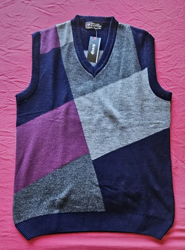 BRAND NEW Men's V-Neck Sleeveless Sweater (X-Large) thumbnail