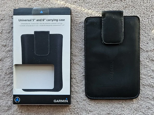 BRAND NEW Garmin Universal 5" and 6" carrying case thumbnail