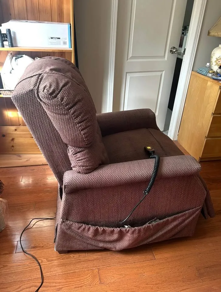 Golden Technologies Comforter Lift Chair image indicator(2)