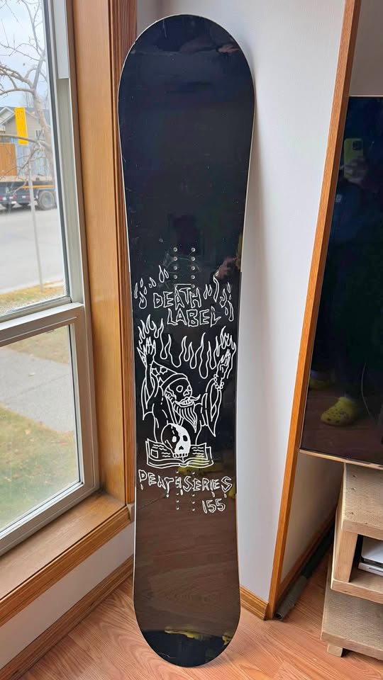 Death label snowboard