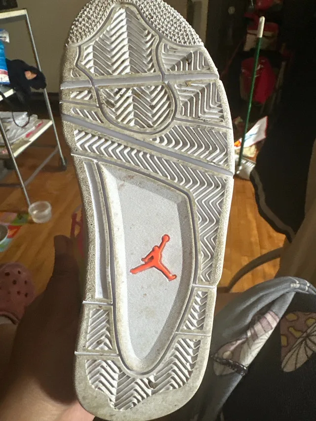 Nike Air Jordan 4 Retro “Voltage Cherry” (GS) image indicator(3)