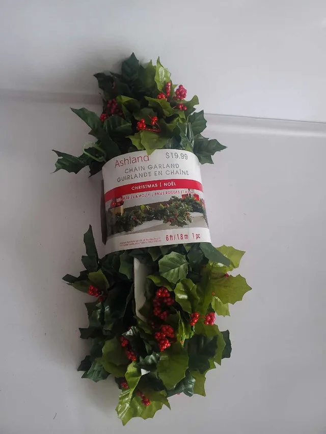 Ashland Christmas Garland thumbnail