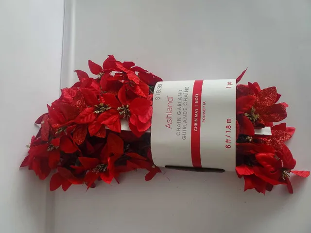 Ashland Poinsettia Garland thumbnail