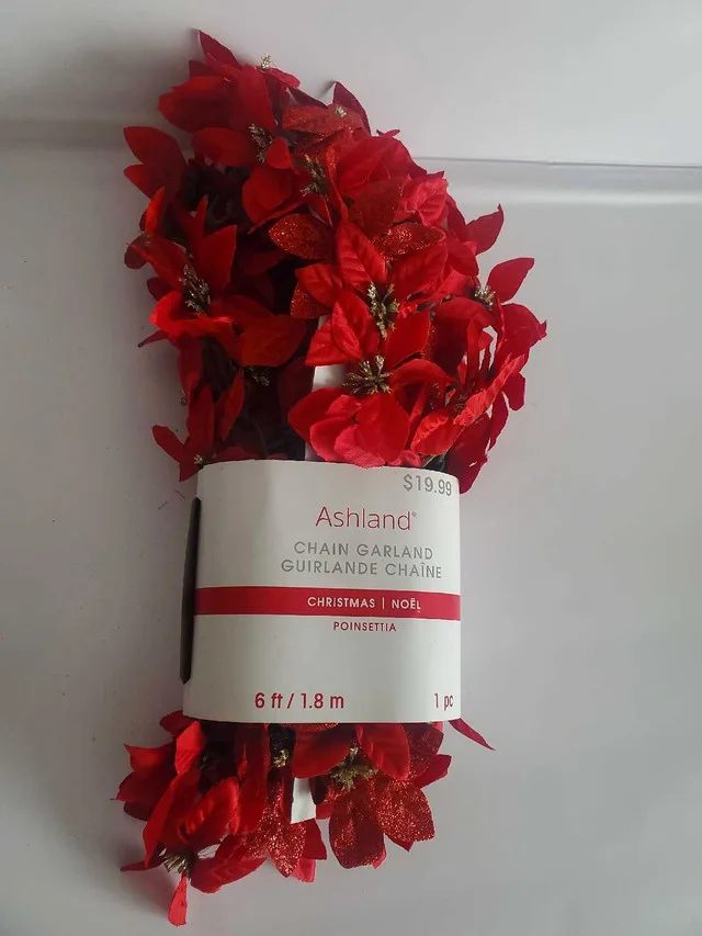 Ashland Poinsettia Garland image indicator(2)