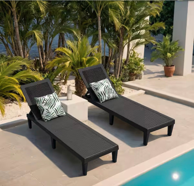 Black Resin Outdoor Chaise Lounge set of 2