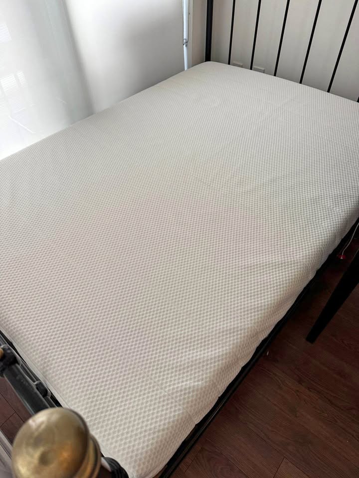Double ÅSBYGDA Mattress – Like New (4 months old)