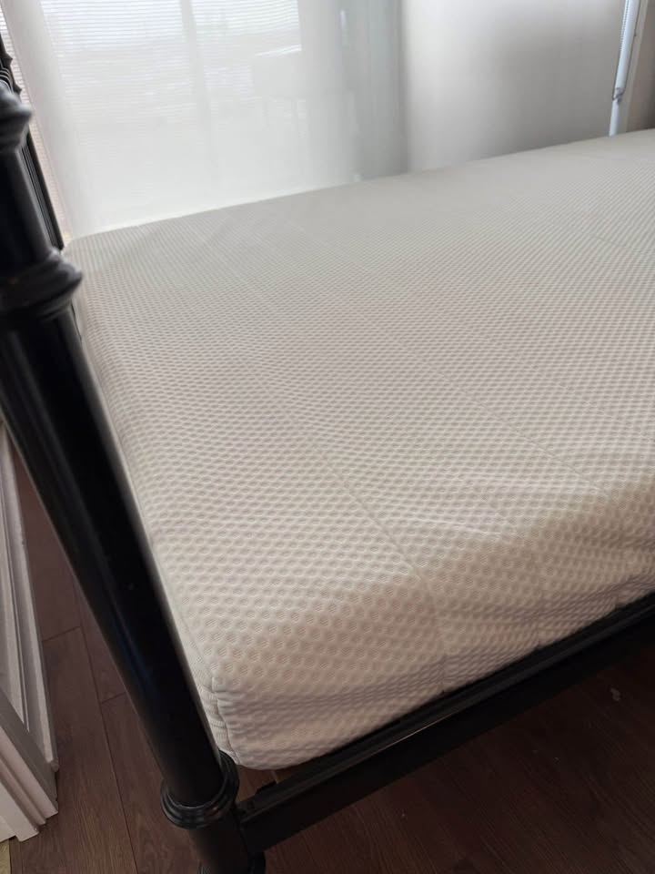 Double ÅSBYGDA Mattress – Like New (4 months old) - photo 3