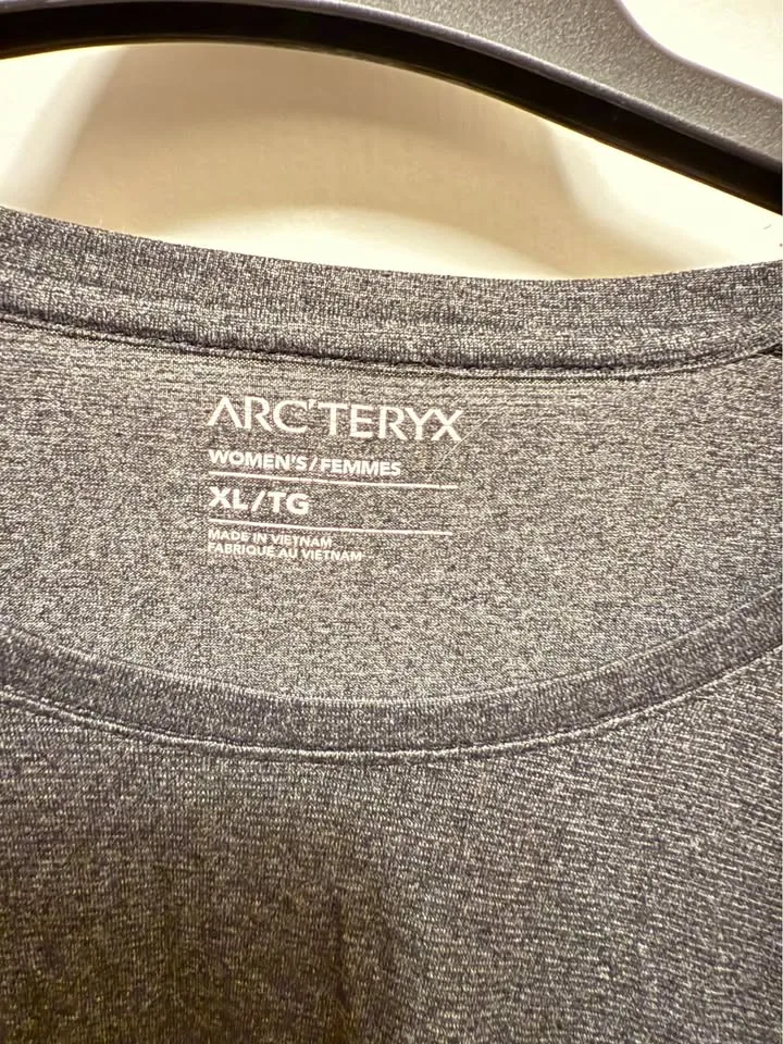 Arc'teryx Long Sleeve Shirt - Women’s XL