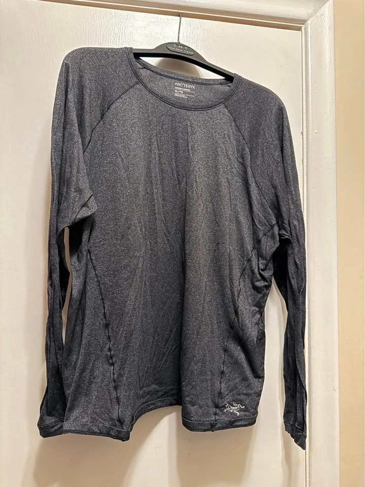 Arc'teryx Long Sleeve Shirt - Women’s XL image indicator(3)