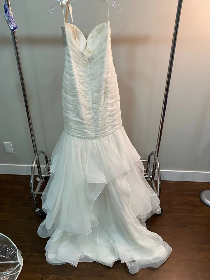 Mikaella Bridal Size 14 Wedding Dress image indicator(4)