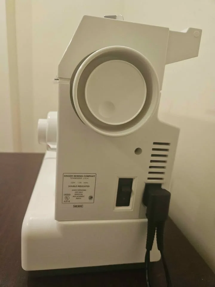 Singer 5830C Sewing Machine and table image indicator(3)
