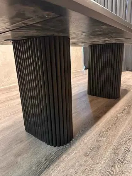 Oak Dining Table image indicator(5)