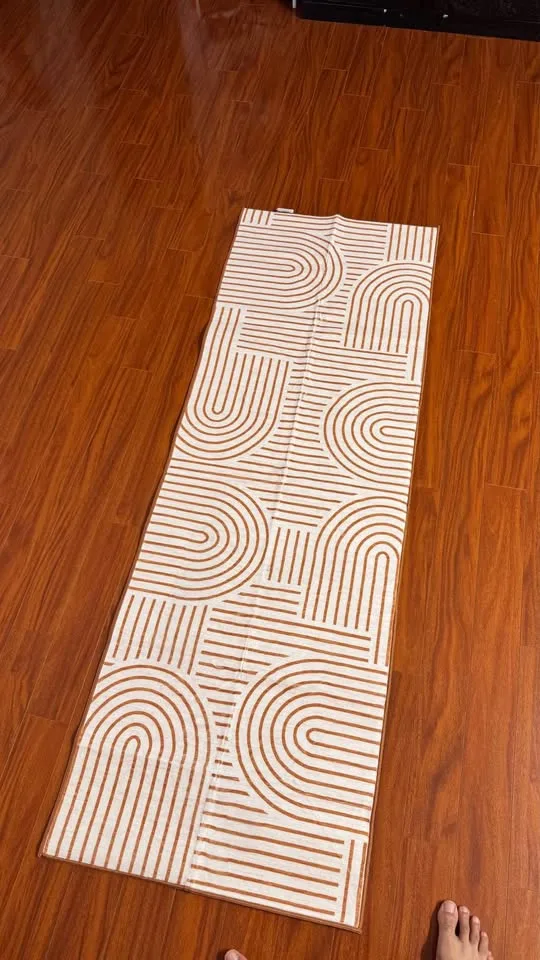 Area Rug 2'x 6' image indicator(3)