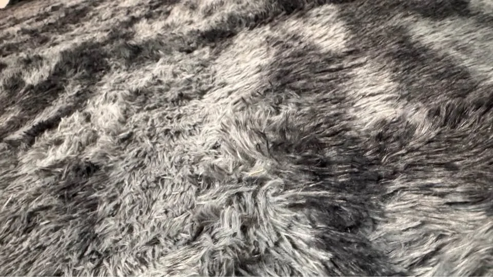 Faux Fur Rug 80" × 125" image indicator(3)
