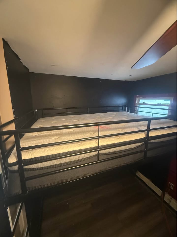 Loft bed frame- Full size - photo 2