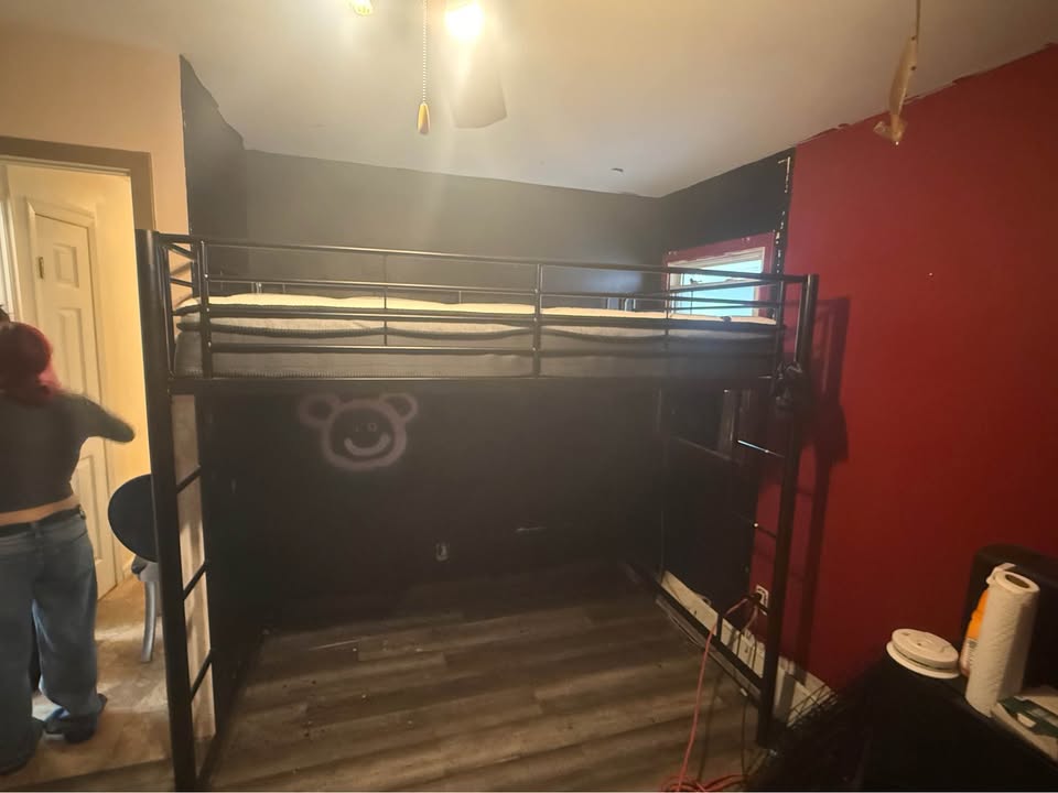 Loft bed frame- Full size - photo 3