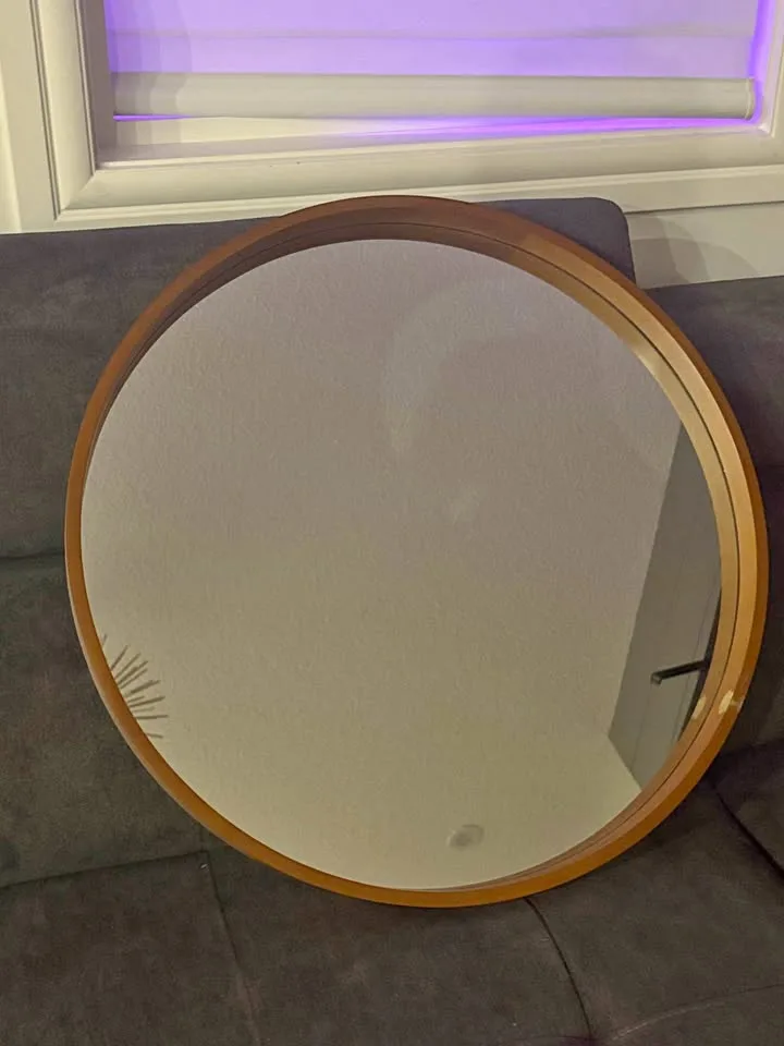 Round wall mirror