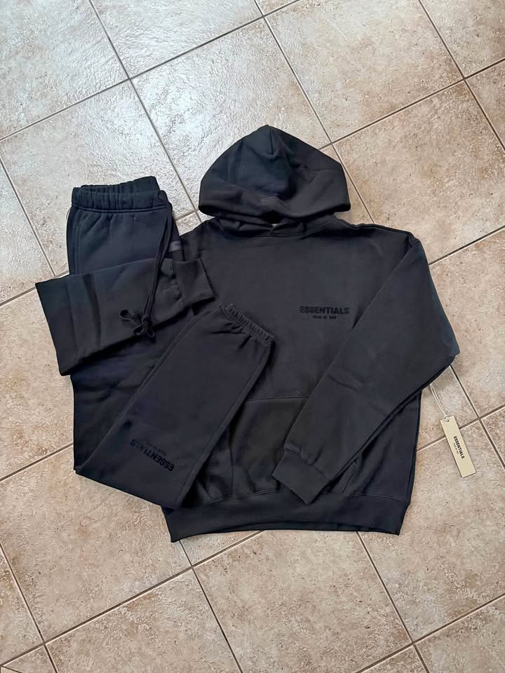 *AUTHENTIC* Essentials SS22 Hoodies + Sweatpants...