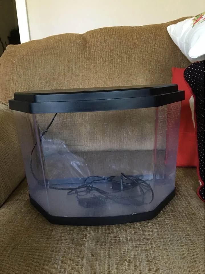 Bow Front Aquarium with lights and lid image indicator(2)