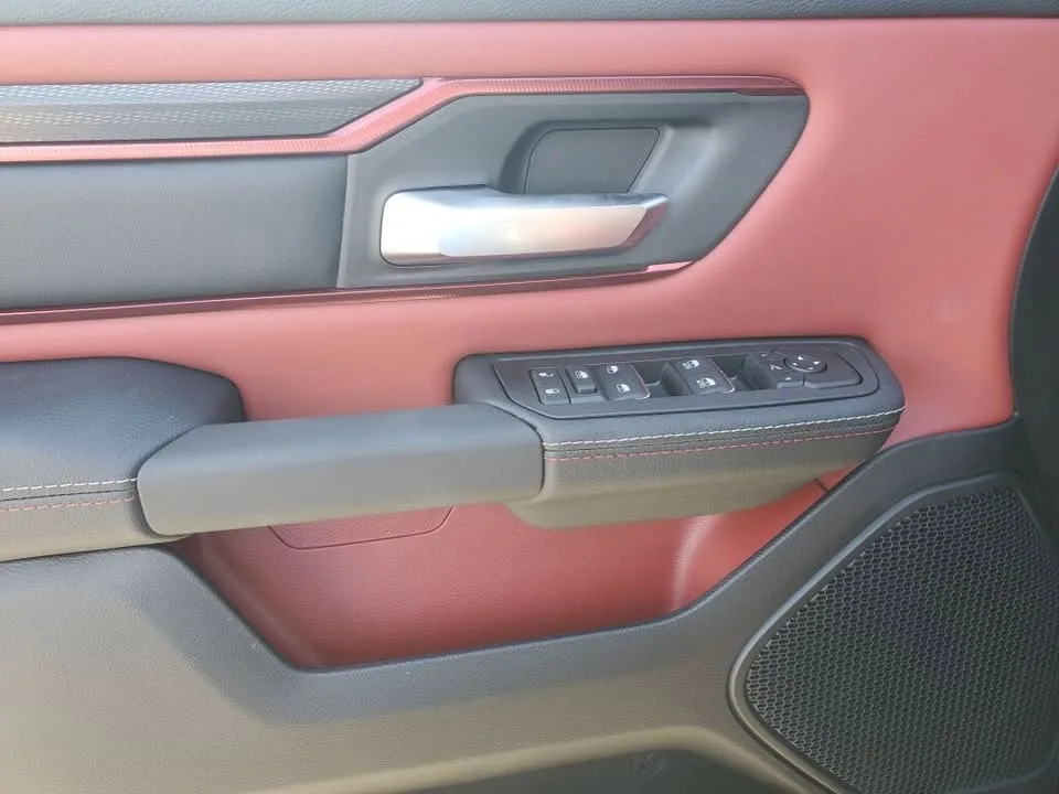 2026 Ram 1500 image indicator(8)