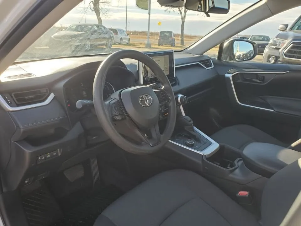 2023 Toyota Rav 4 image indicator(5)