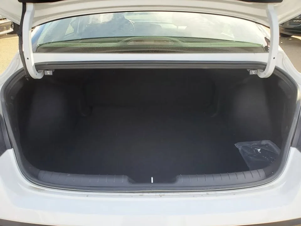 2025 Hyundai Elantra image indicator(4)