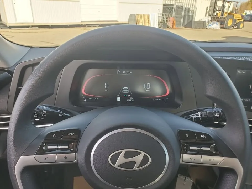 2025 Hyundai Elantra image indicator(9)