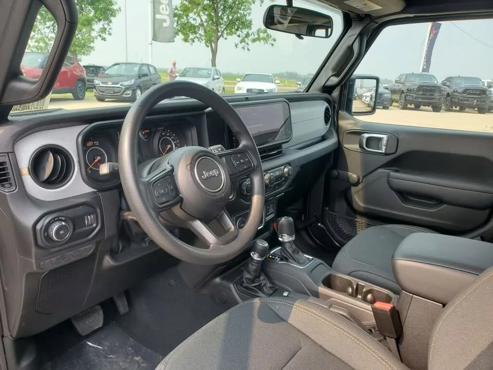 2024 Jeep wrangler image indicator(6)