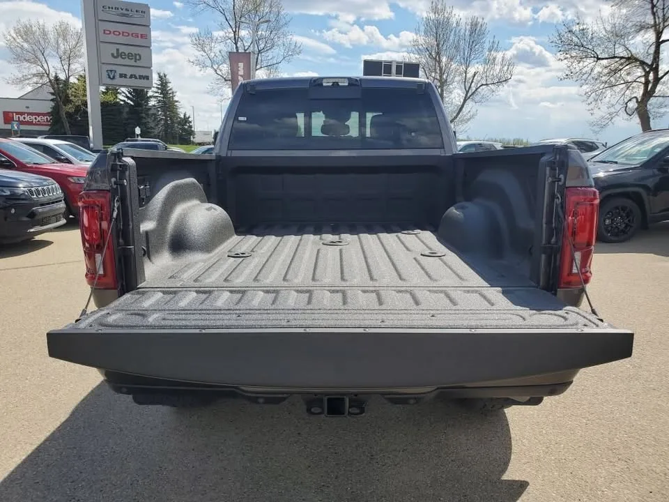 2025 Ram 3500 image indicator(4)