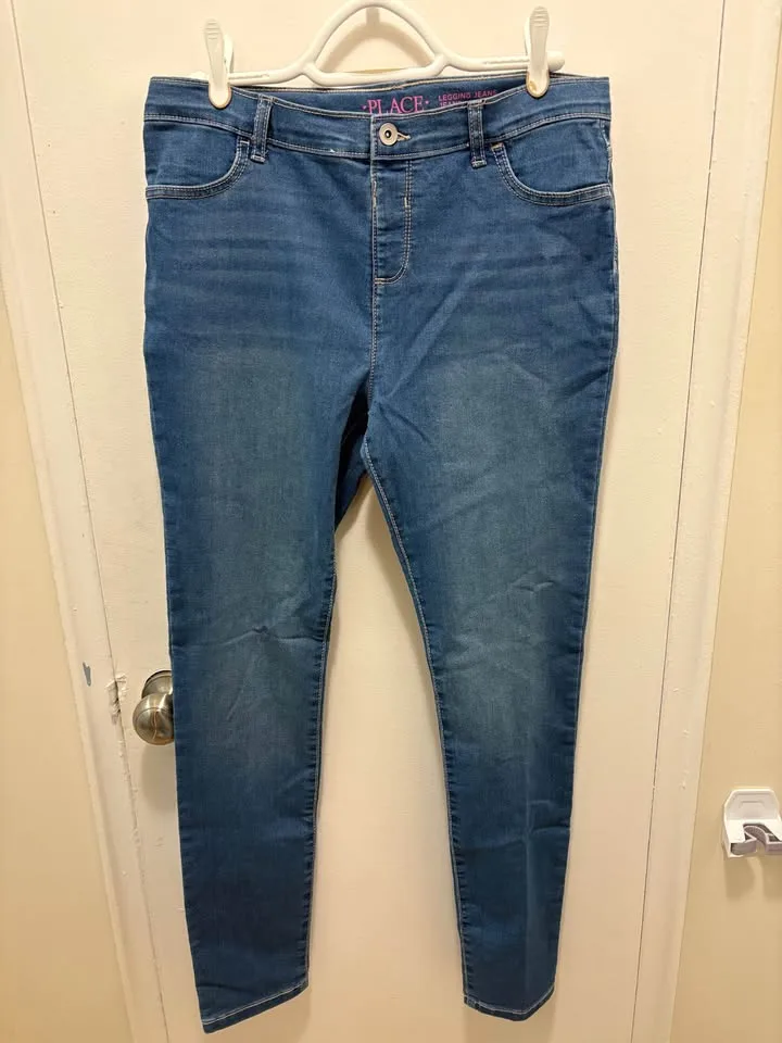 BNWOT Girls Jegging’s Size 16+ image indicator(2)