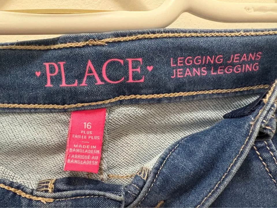 BNWOT Girls Jegging’s Size 16+ image indicator(3)