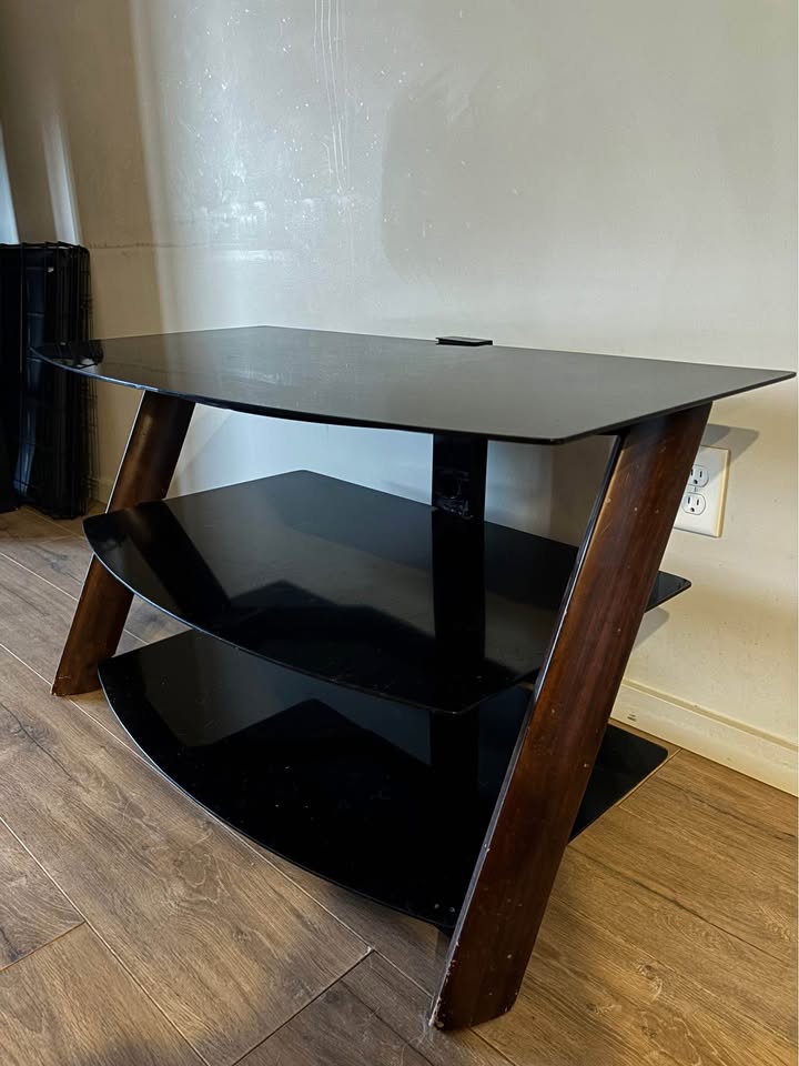 TV stand - photo 2