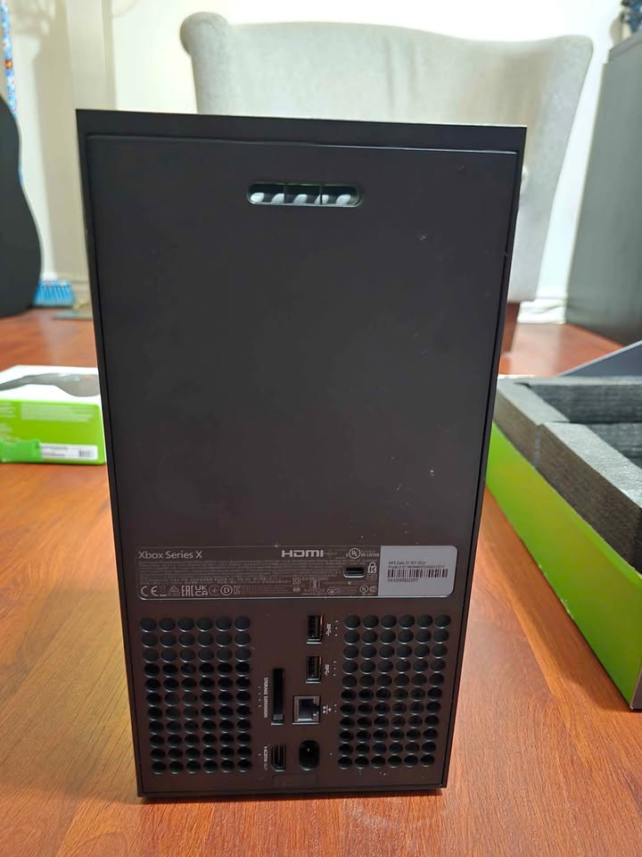 Xbox Series X -Gaming Console- 1TB SSD - Includes 5 Xbox Wireles - photo 5