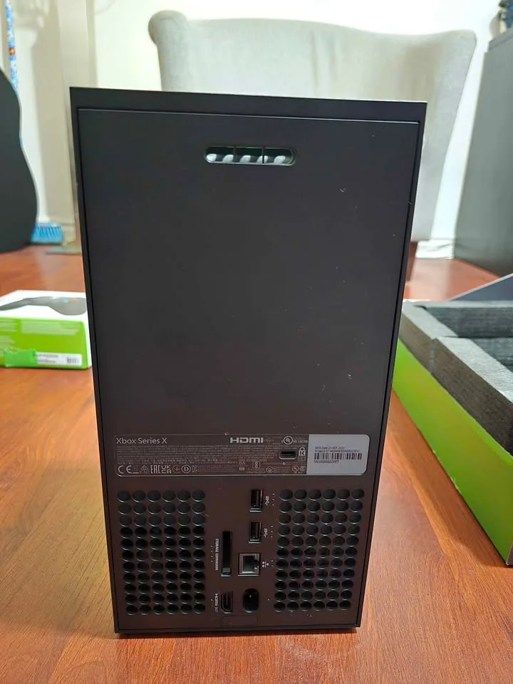 Xbox Series X -Gaming Console- 1TB SSD - Includes 5 Xbox Wireles image indicator(6)