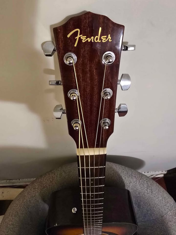 Fender Acoustic guitar with Fender Hard case - photo 3