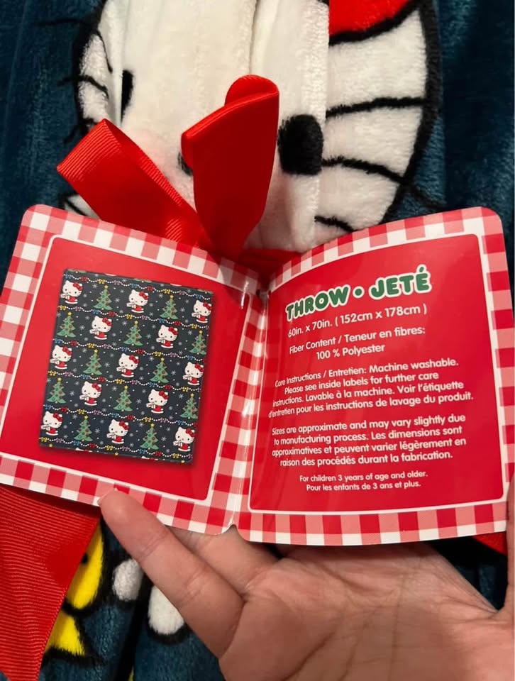 hello kitty christmas throw blanket - photo 2