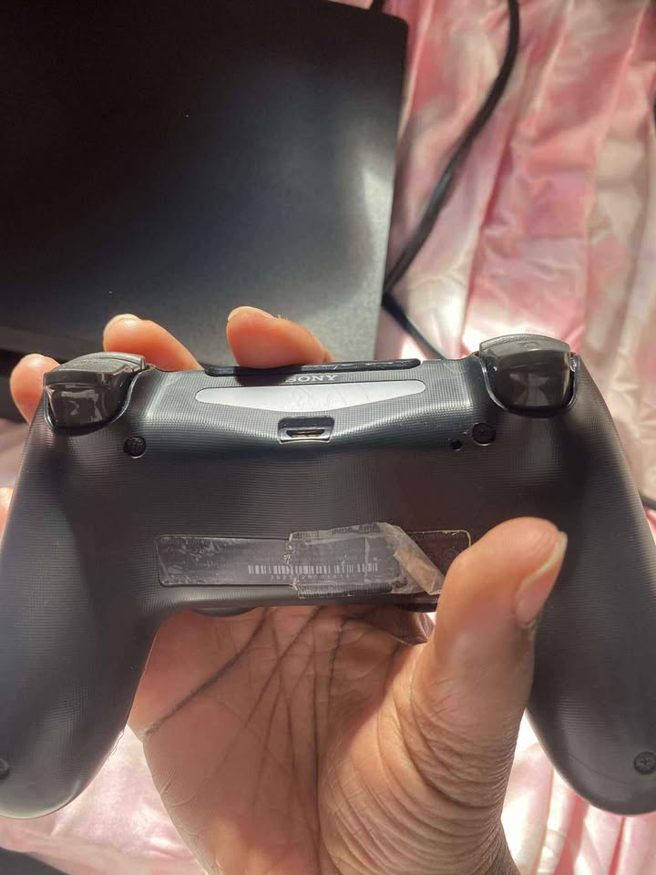 OBO PS4 Slim 1TB + Game - photo 2