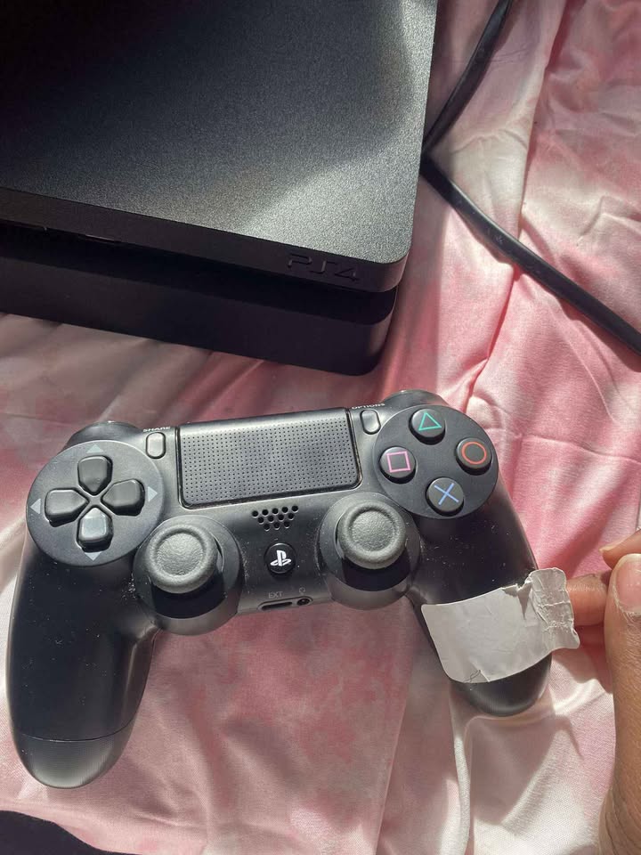 OBO PS4 Slim 1TB + Game - photo 3