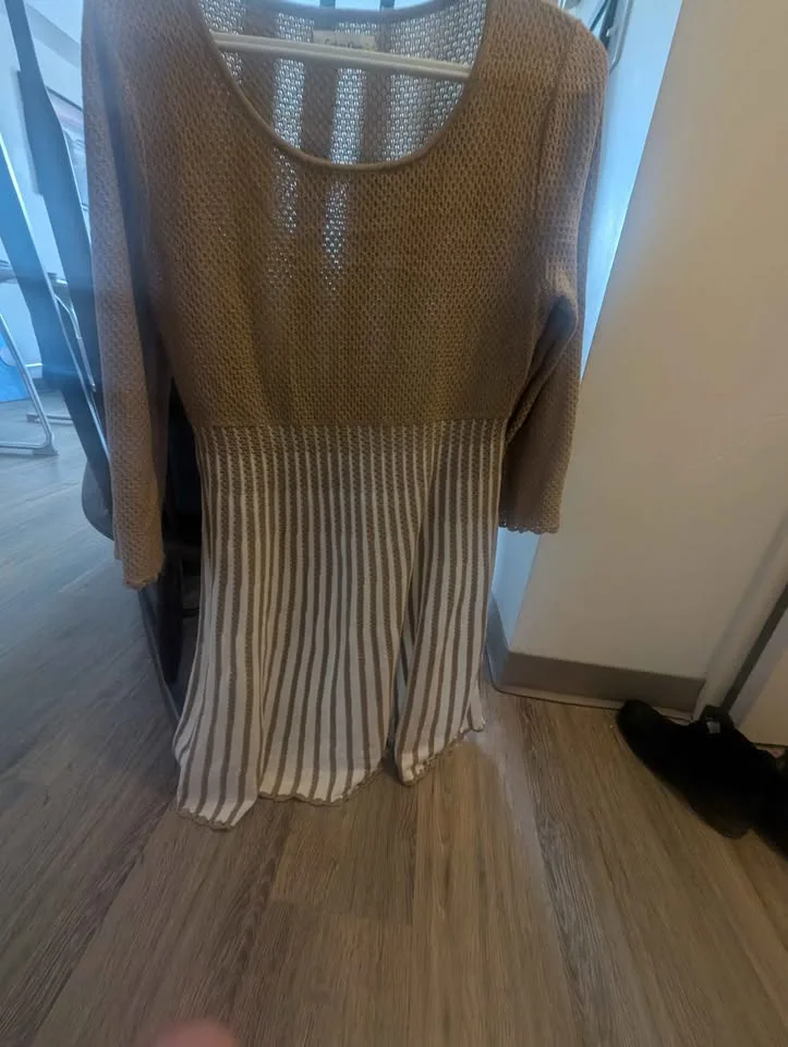 Beautiful CK Calvin Klein Knit Dress – Brown & White, Near New C image indicator(2)