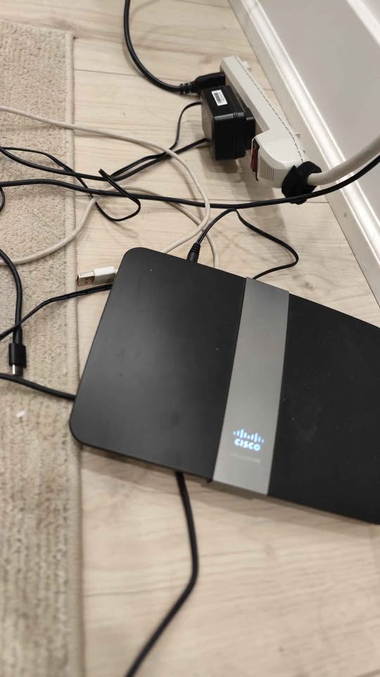 Cisco wifi router - photo 2