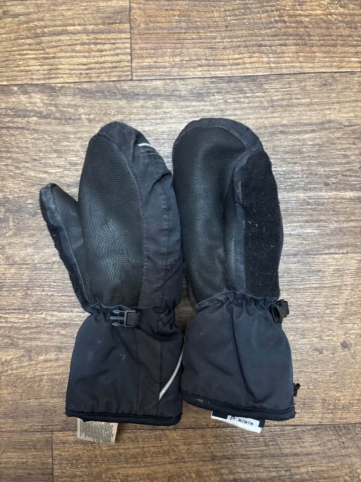 Kids mittens size medium 🥕 - photo 2
