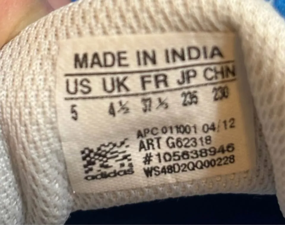 Boys adidas size 5 🥕 image indicator(3)