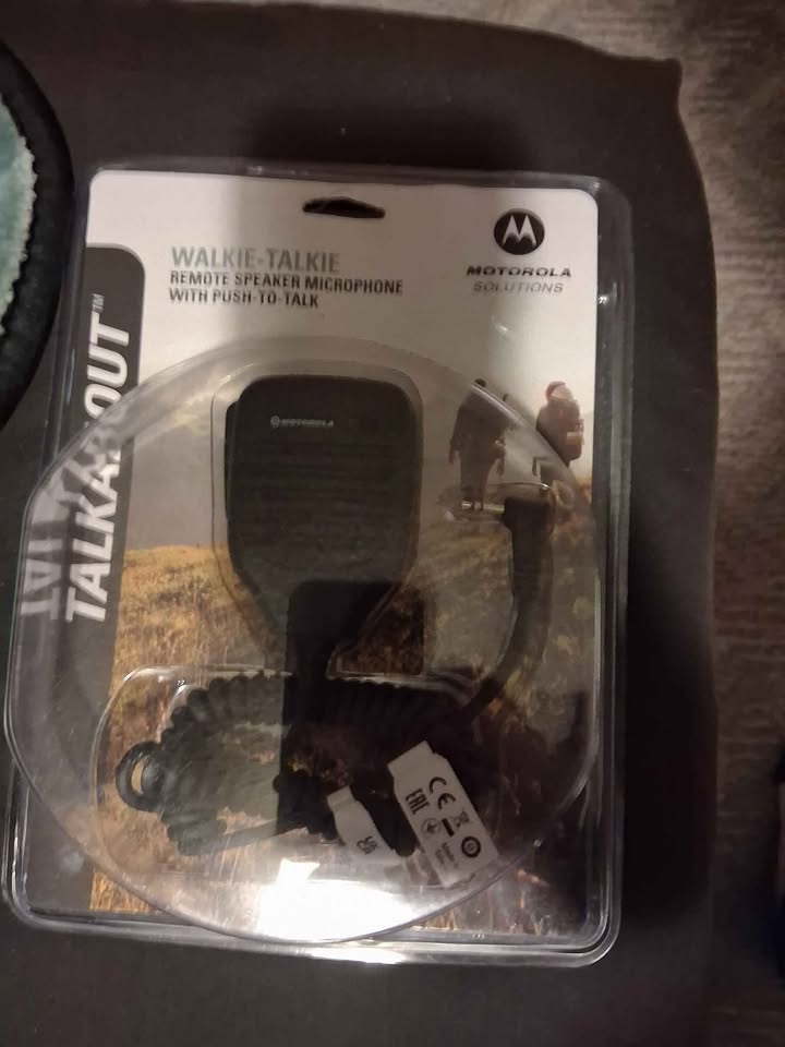 Motorola talkabout handheld mic - photo 2