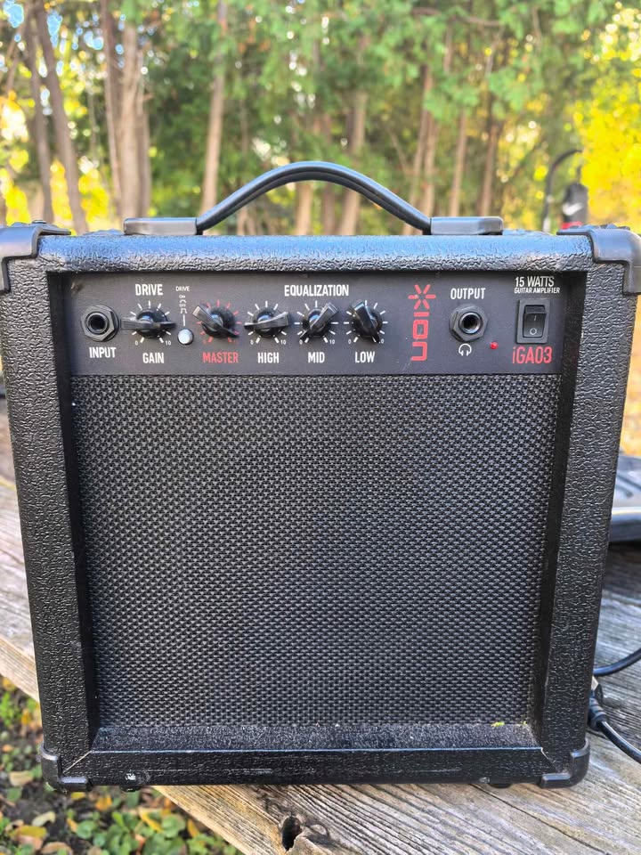 Guitar with amp - photo 5