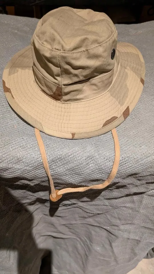 Chapeaux de toutes sortes image indicator(4)