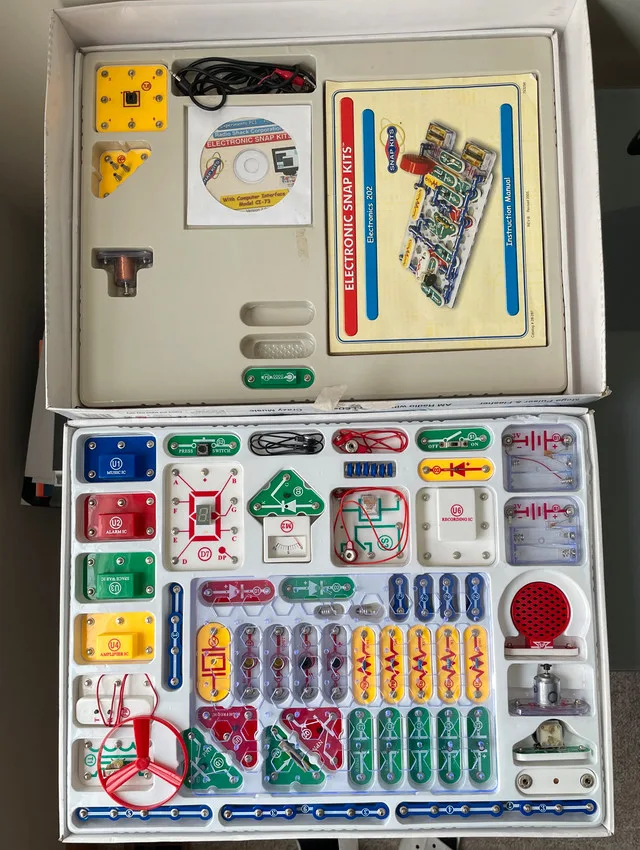 Snap Circuits Electronics Kit image indicator(3)