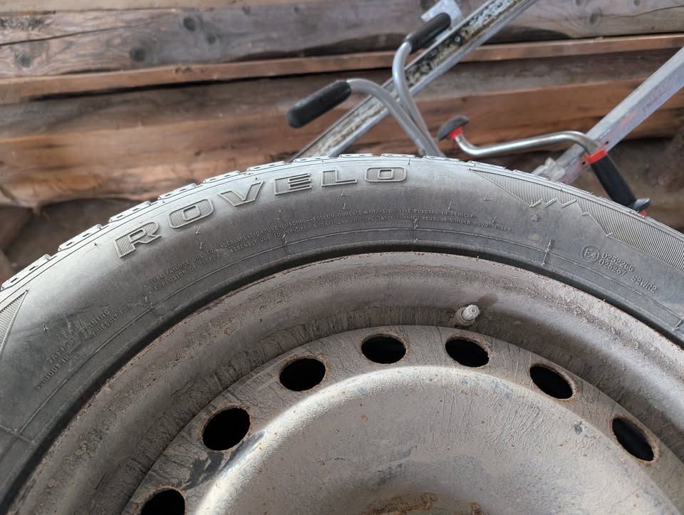 235/65R17 Winter Tires on Rims - Honda Odyssey - photo 4